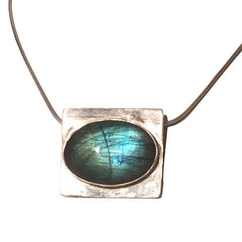 PENDENTIF LABRADORITE ARGENT MARTELÉ