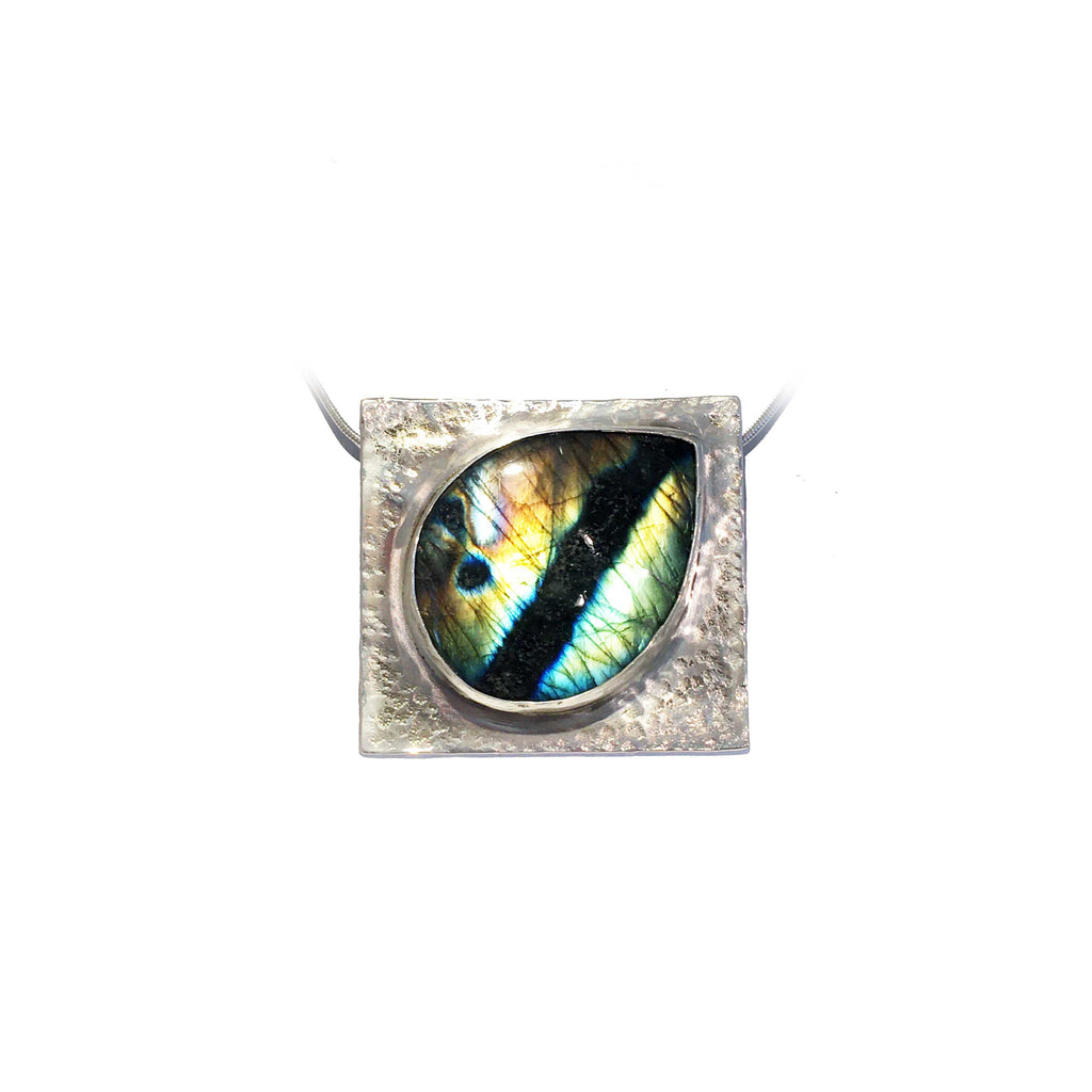 labradorite martelée